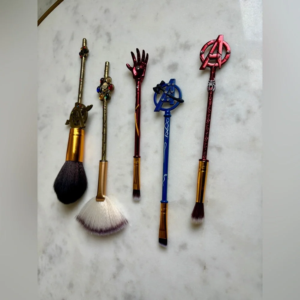 Avengers Themed Makeup Brush Set 5 Piece Marvel Inspired